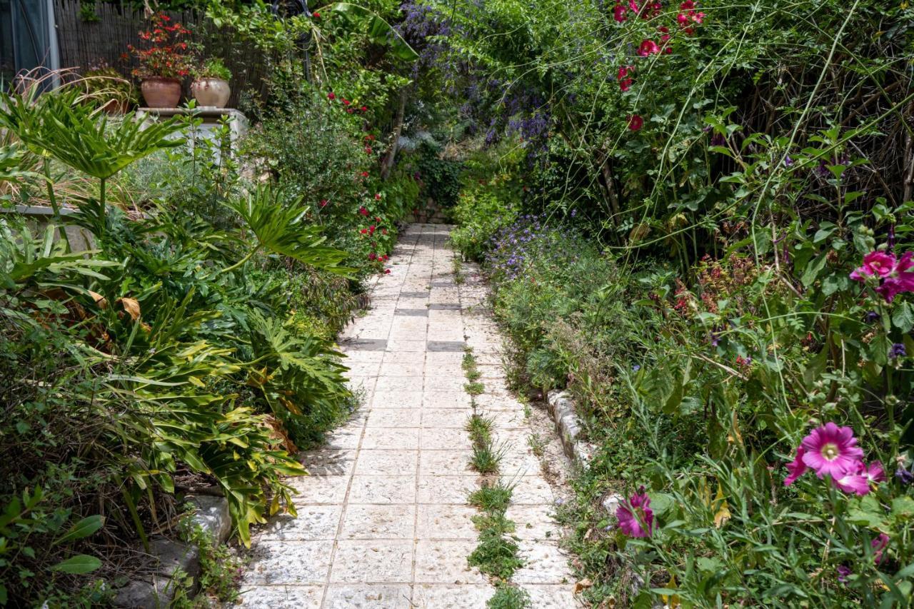 הבית בסמטת תל אביב Villa Rosh Pinna Buitenkant foto